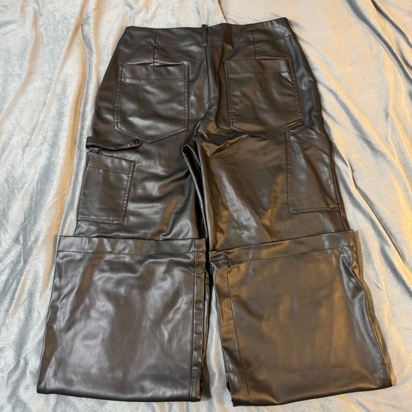 Zara Faux Leather Straight Leg Cargo Pants

#1201 - Picture 10 of 14
